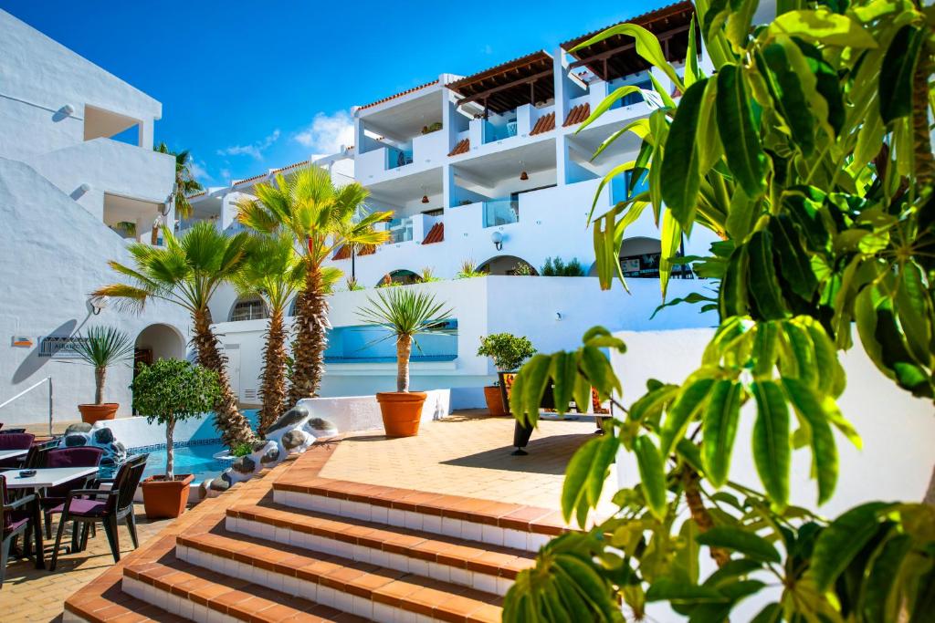 albatros apartments by malibu apartahotel callao salvaje tenerife canarias playa