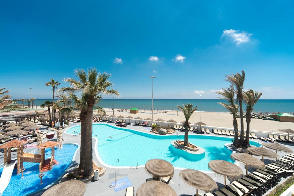 alua golf trinidad 1 vistas al mar hotel primera línea de playa roquetas de mar andalucía