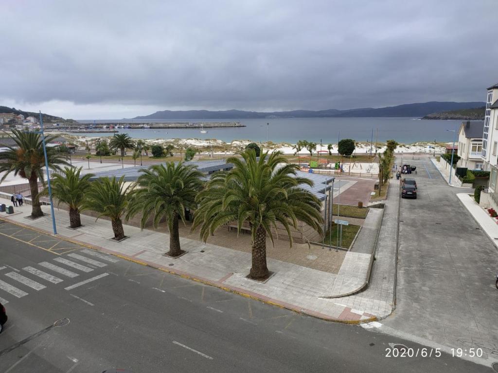 apartamento laxe con vistas al mar camping primera línea de playa galicia