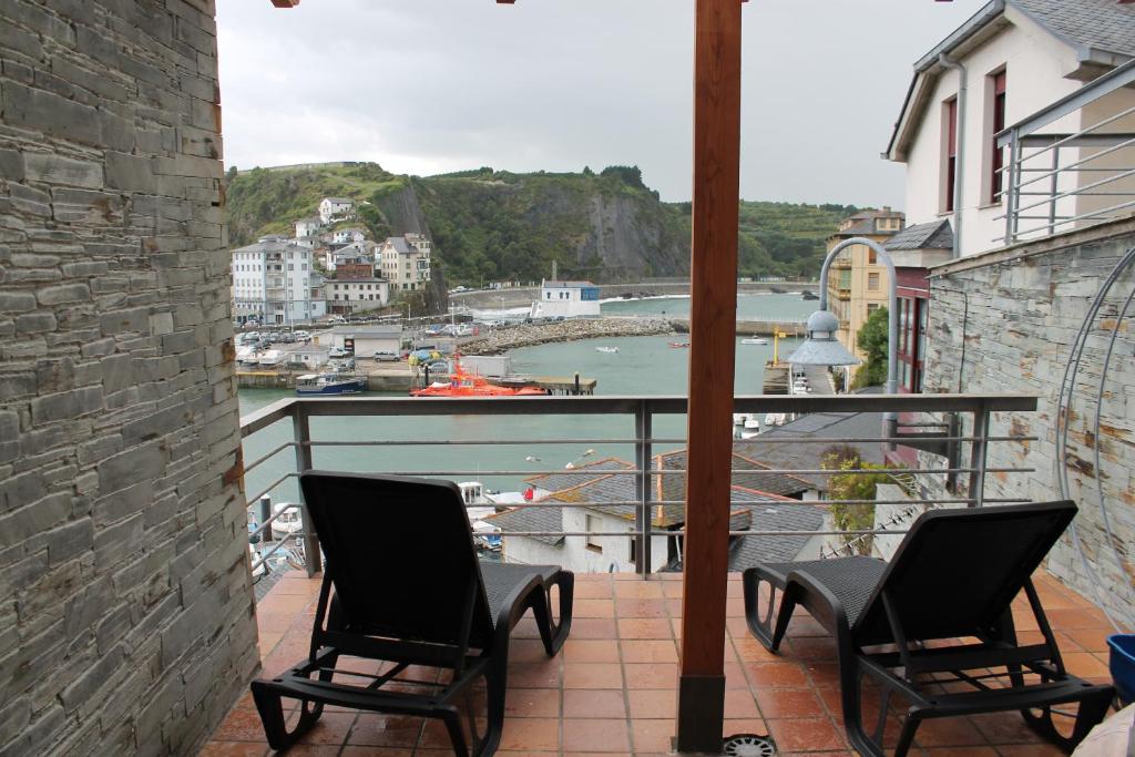 apartamentos turisticos vistademar apartahotel primera línea de playa luarca asturias vistas al mar