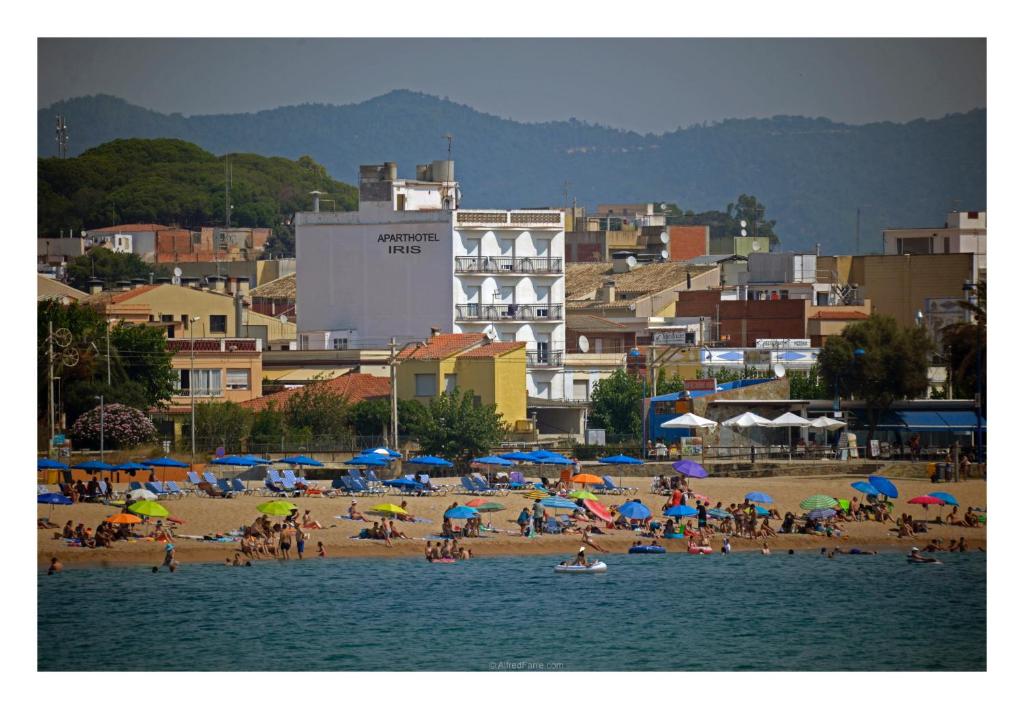 aparthotel iris vistas al mar malgrat de mar cataluña playa