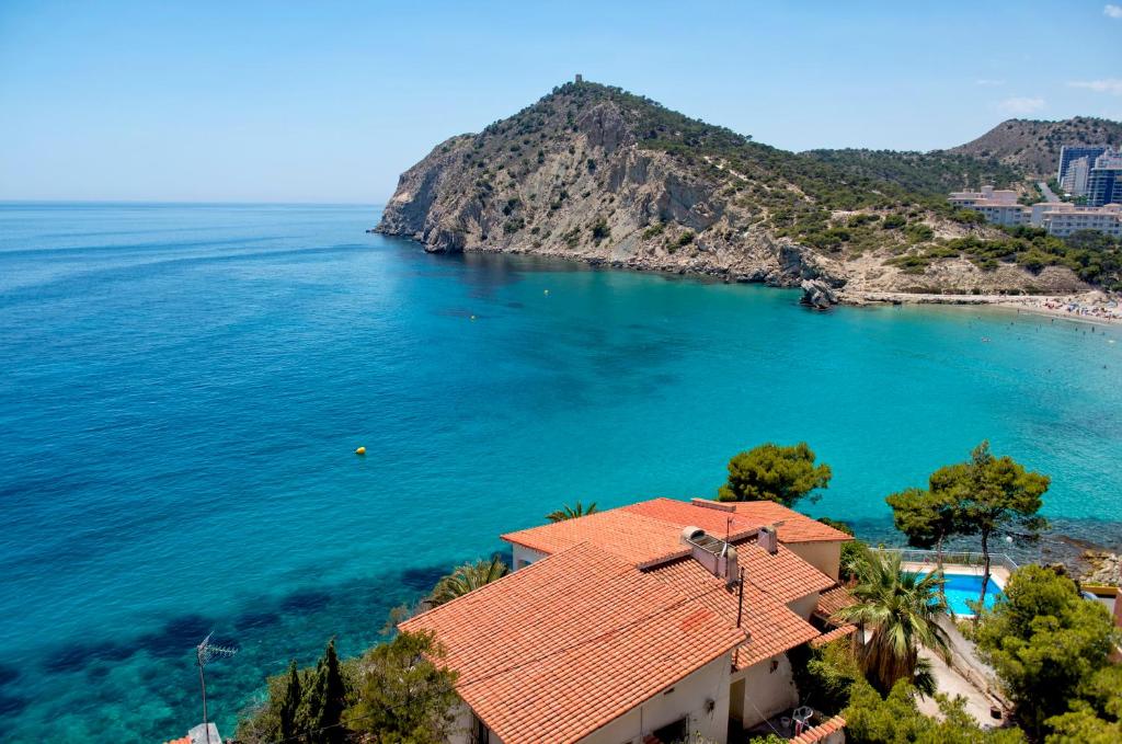 aparthotel ola blanca vistas al mar cala de finestrat comunidad valenciana playa