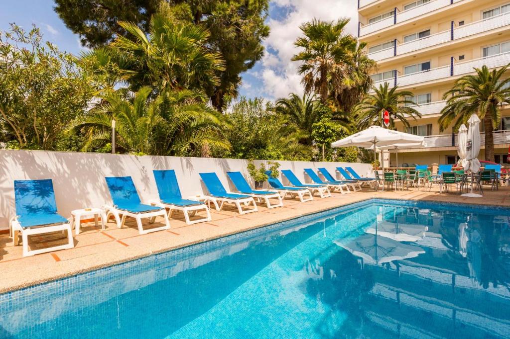bella maria apartments pool club apartahotel portocolom mallorca playa