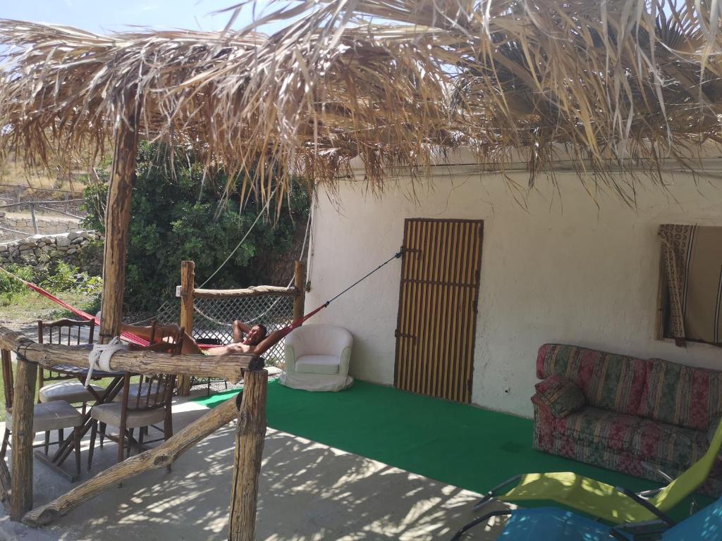 cabana en poblado vaquero con piscina camping el campello playa