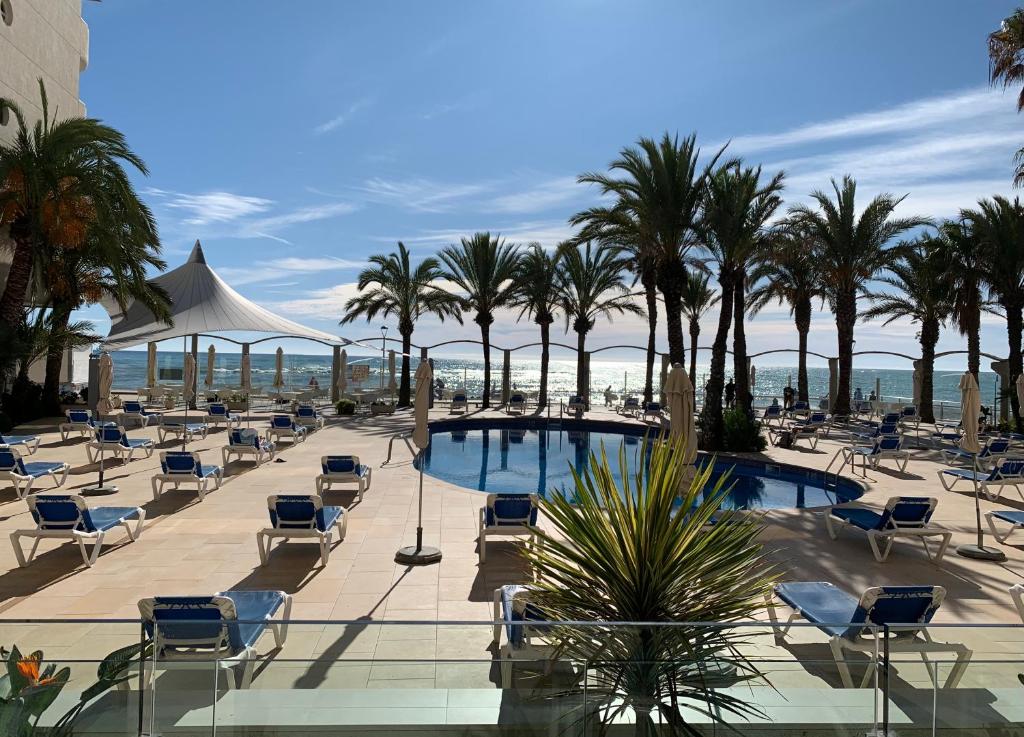 caprici beach hotel spa santa susanna cataluña primera línea de playa