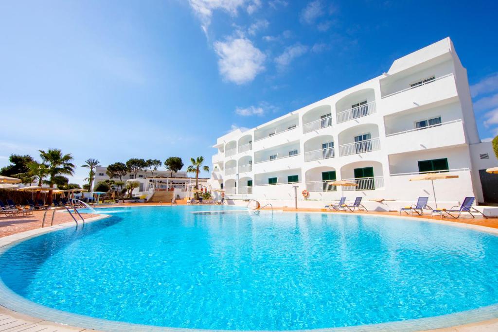 gavimar ariel chico hotel and apartments cala d'or mallorca playa