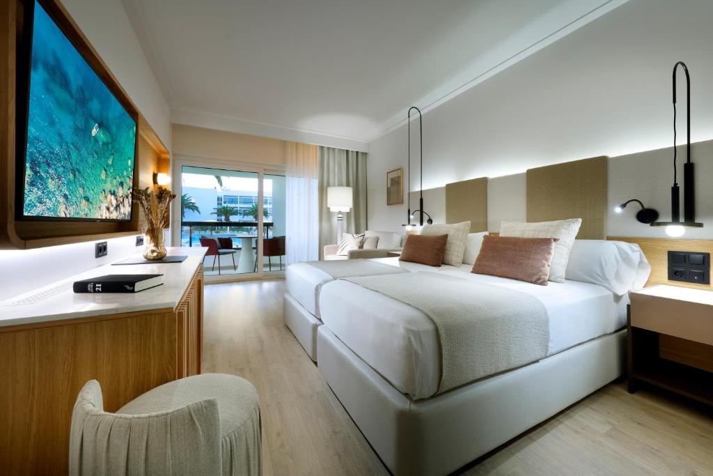 grand palladium palace ibiza resort spa all inclusive vistas al mar hotel playa d'en bossa a pie de playa