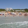 hamilton court apartahotel primera línea de playa santo tomás menorca
