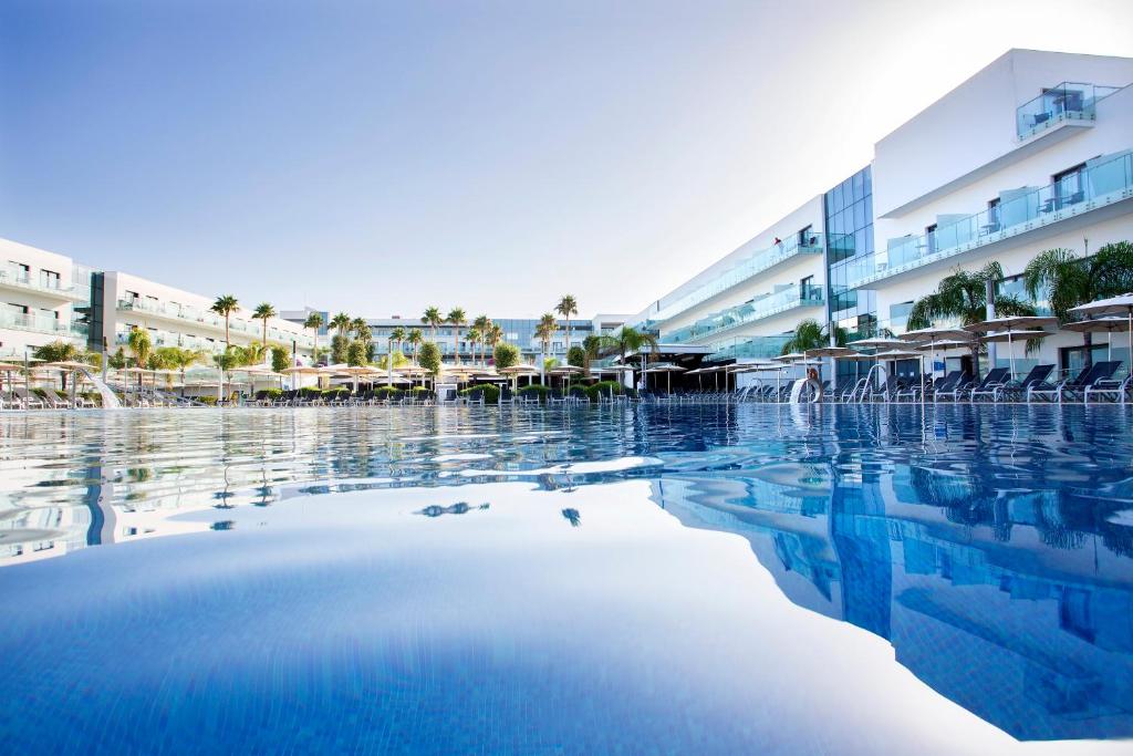 hipotels gran conil spa hotel a pie de playa andalucía vistas al mar