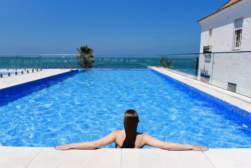 hotel agaro a pie de playa chipiona andalucía vistas al mar