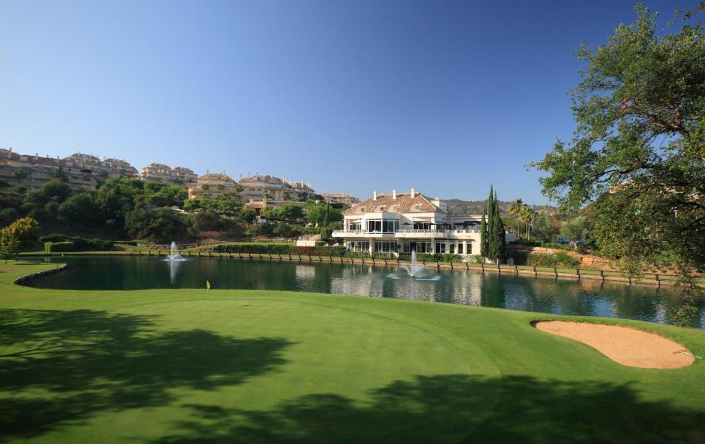 hotel apartamentos greenlife golf apartahotel marbella playa