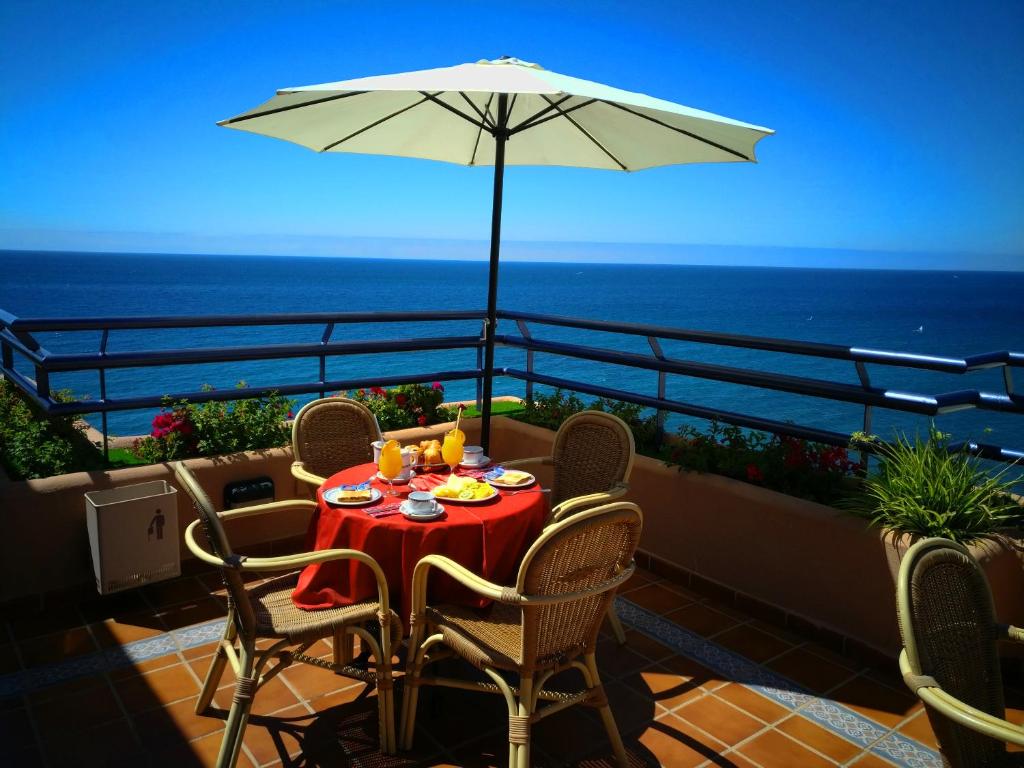 hotel apartamentos princesa playa apartahotel en primera línea de playa marbella