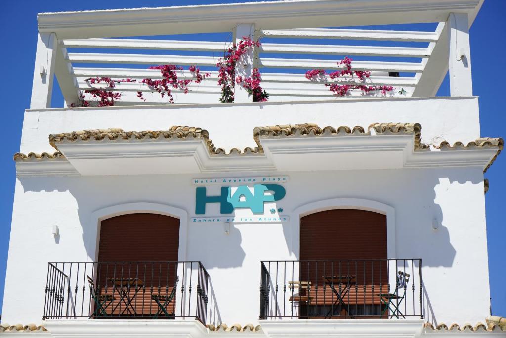 hotel avenida playa a pie de playa zahara de los atunes andalucía vistas al mar