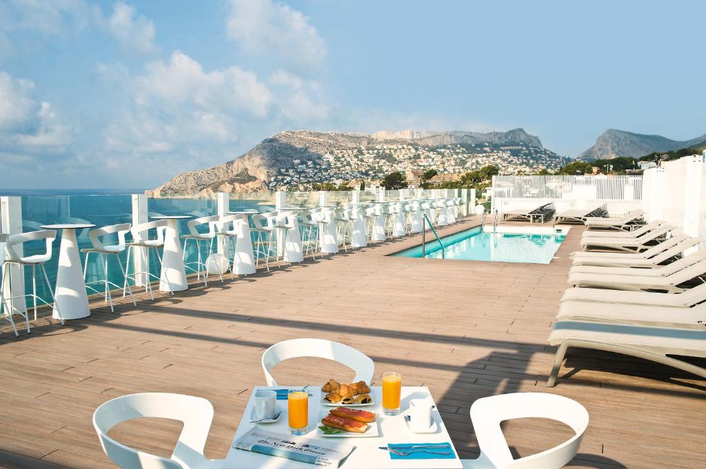 hotel bahia calpe by pierre vacances primera línea de playa vistas al mar