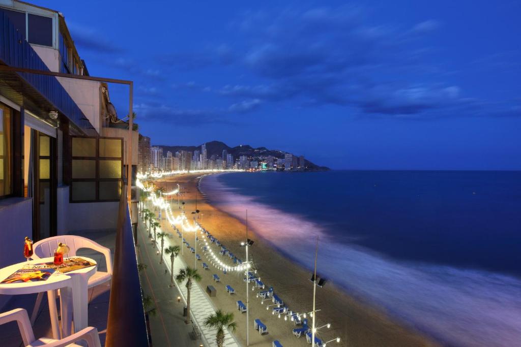 hotel bilbaino a pie de playa benidorm comunidad valenciana vistas al mar