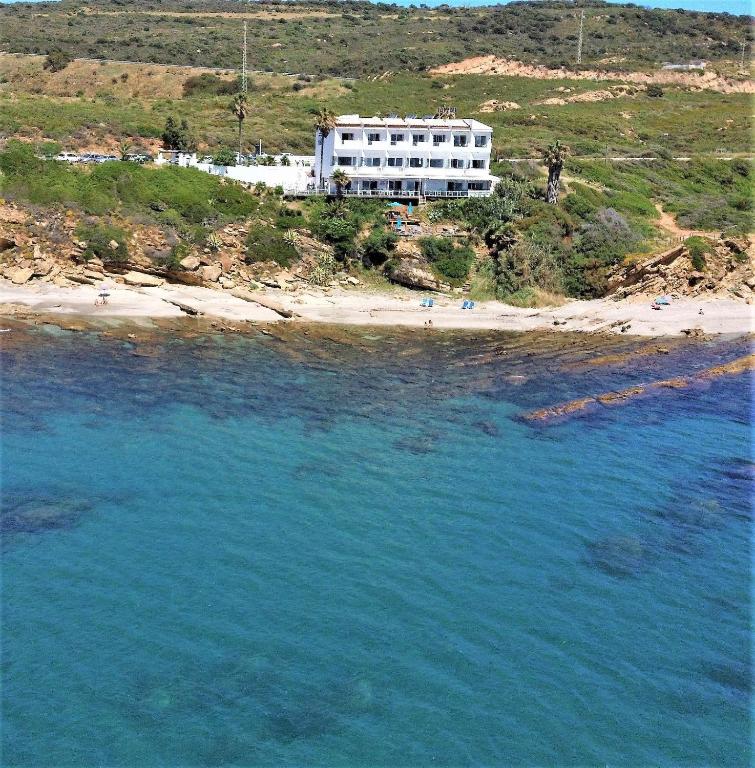 hotel boutique milla de la plata primera línea de playa torreguadiaro andalucía vistas al mar