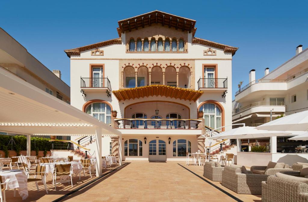hotel casa vilella 4 sup primera línea de playa sitges cataluña vistas al mar