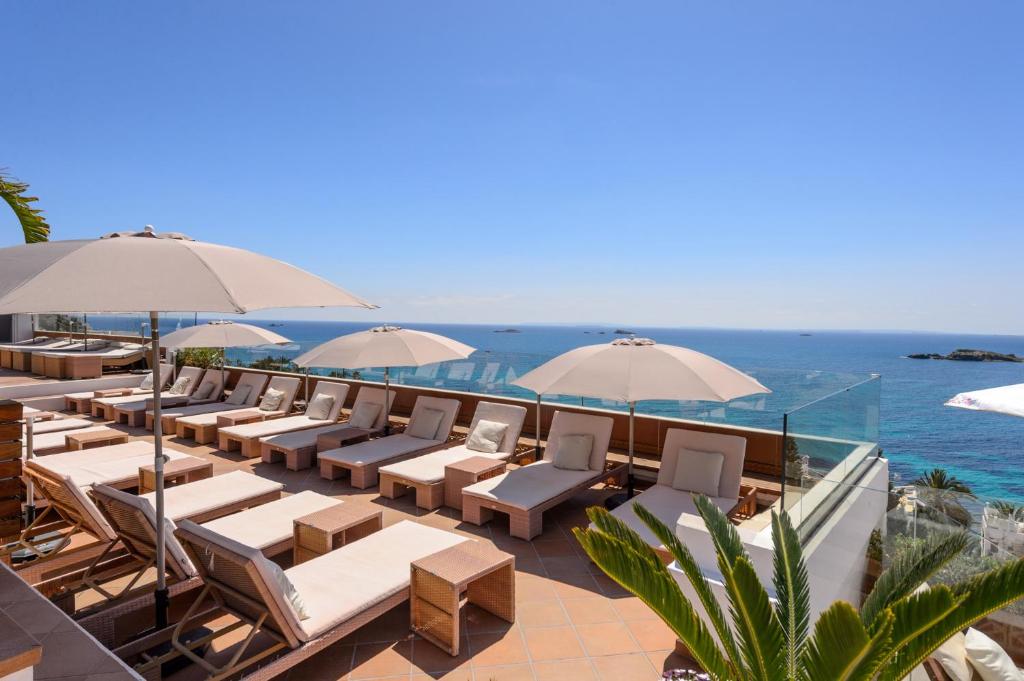 hotel cenit apts sol y viento vistas al mar apartahotel ibiza playa