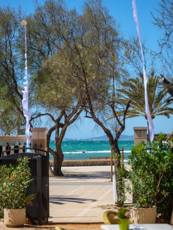 hotel ciutat jardi vistas al mar palma de mallorca a pie de playa islas baleares