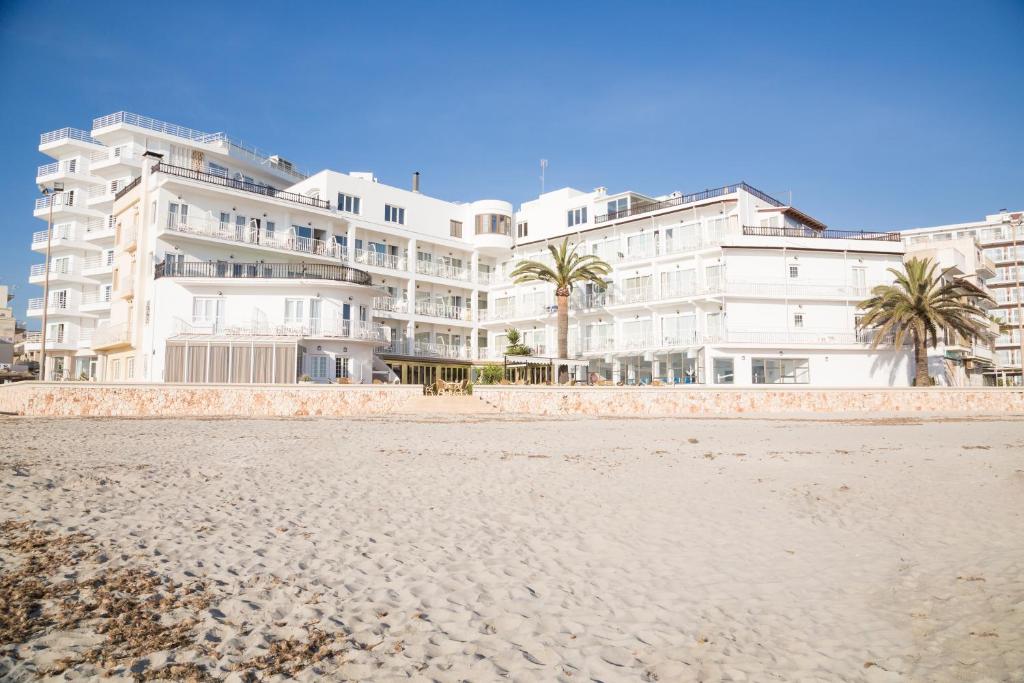 hotel club sillot vistas al mar primera línea de playa mallorca