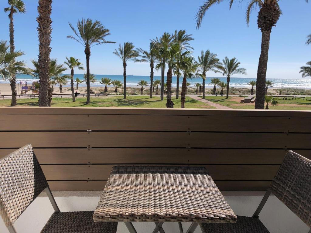 hotel costa azahar primera línea de playa grao de castellón vistas al mar