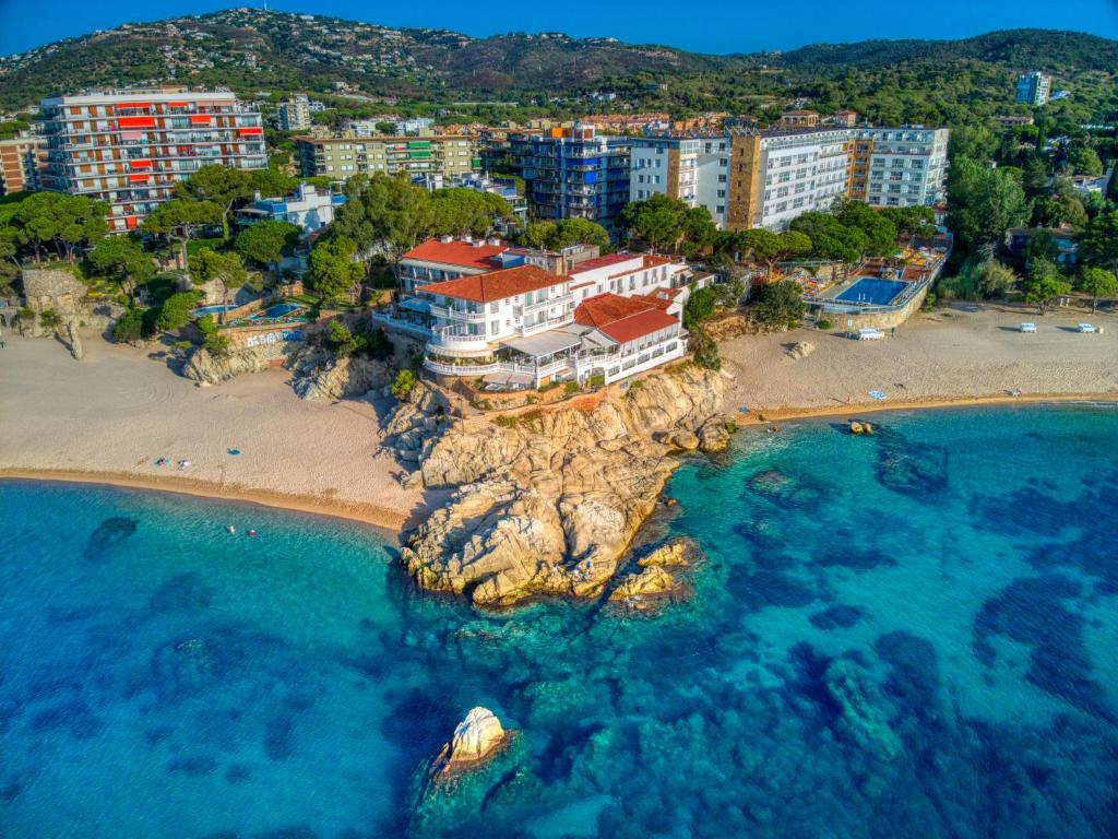 hotel costa brava primera línea de playa platja d'aro cataluña vistas al mar