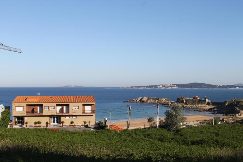 hotel foxos primera línea de playa a lanzada galicia vistas al mar