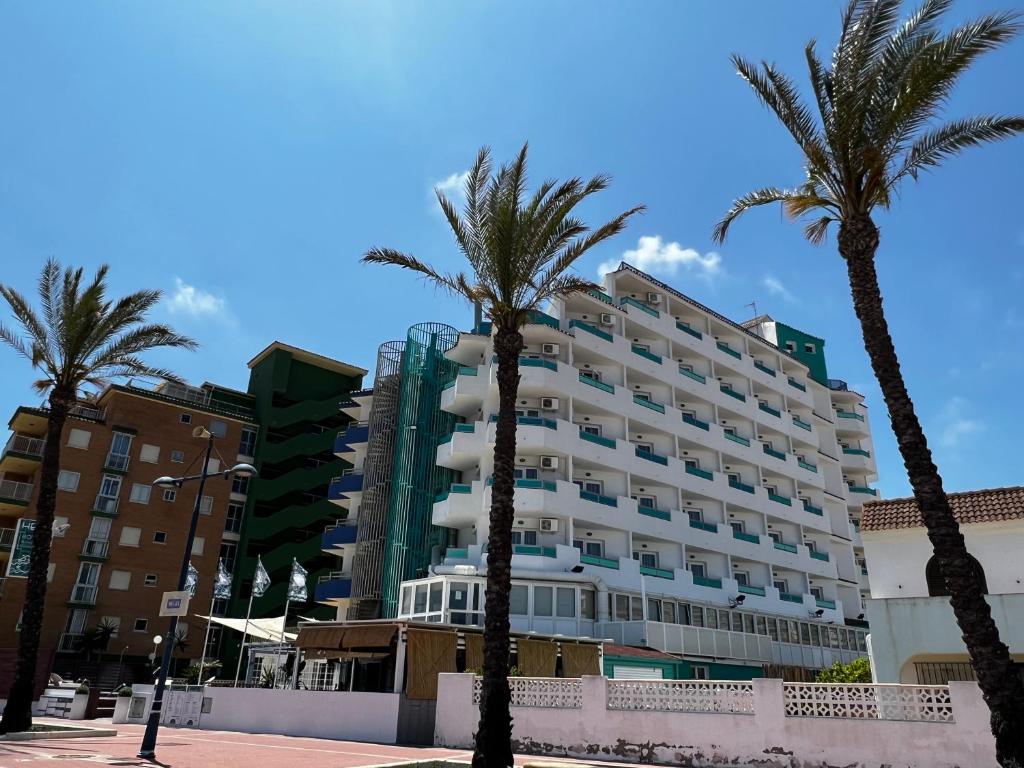 hotel hey peniscola a pie de playa comunidad valenciana vistas al mar