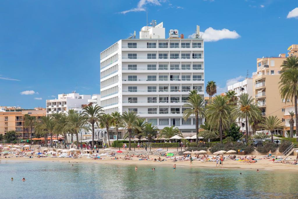 hotel ibiza playa primera línea de playa vistas al mar
