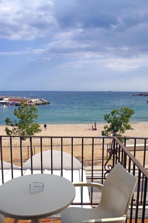 hotel llafranch primera línea de playa cataluña