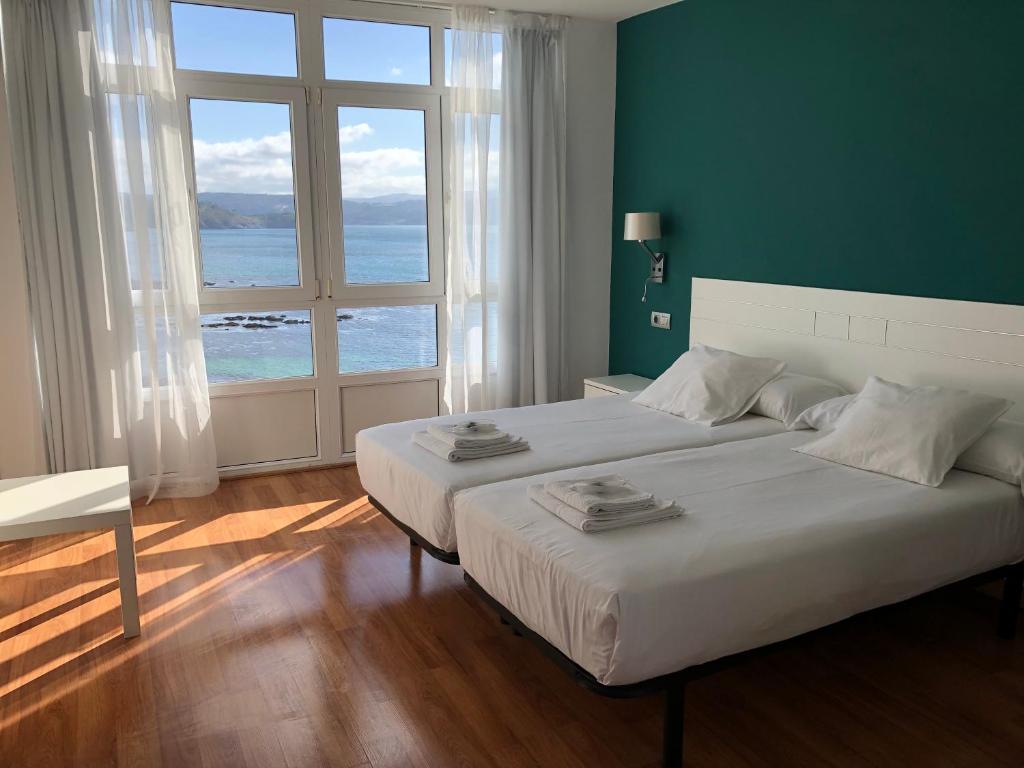 hotel mar de fisterra primera línea de playa finisterre galicia vistas al mar