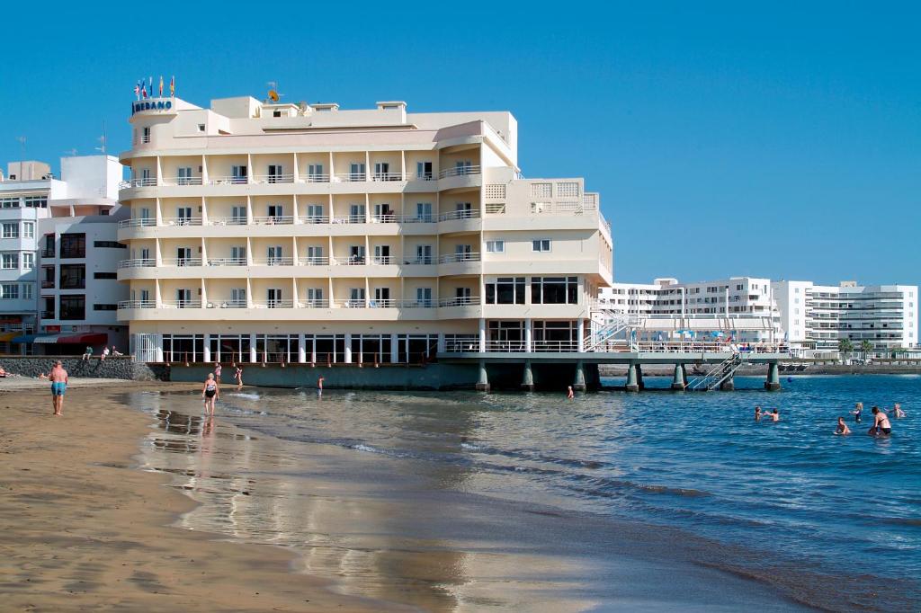 hotel medano vistas al mar primera línea de playa tenerife canarias