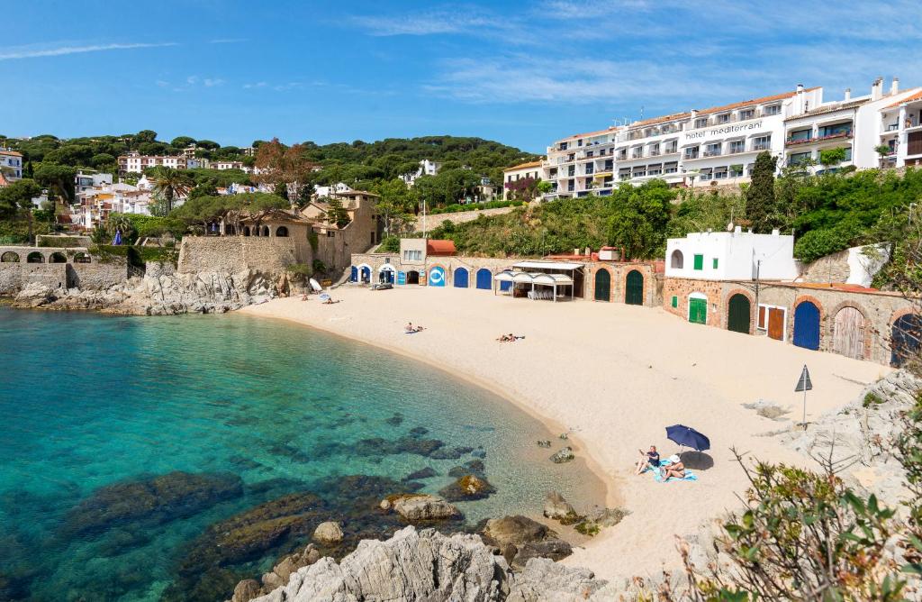 hotel mediterrani vistas al mar calella de palafrugell primera línea de playa cataluña