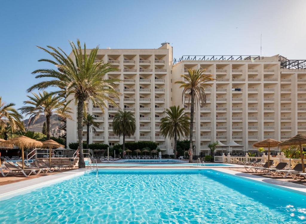 hotel portomagno primera línea de playa aguadulce andalucía vistas al mar