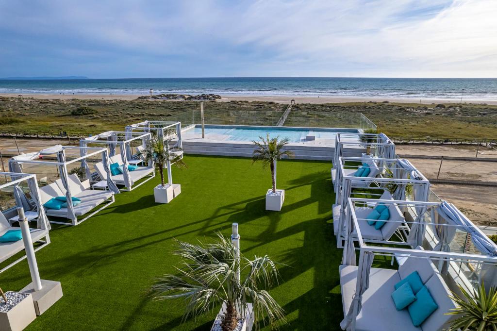 hotel pozo del duque a pie de playa zahara de los atunes andalucía vistas al mar