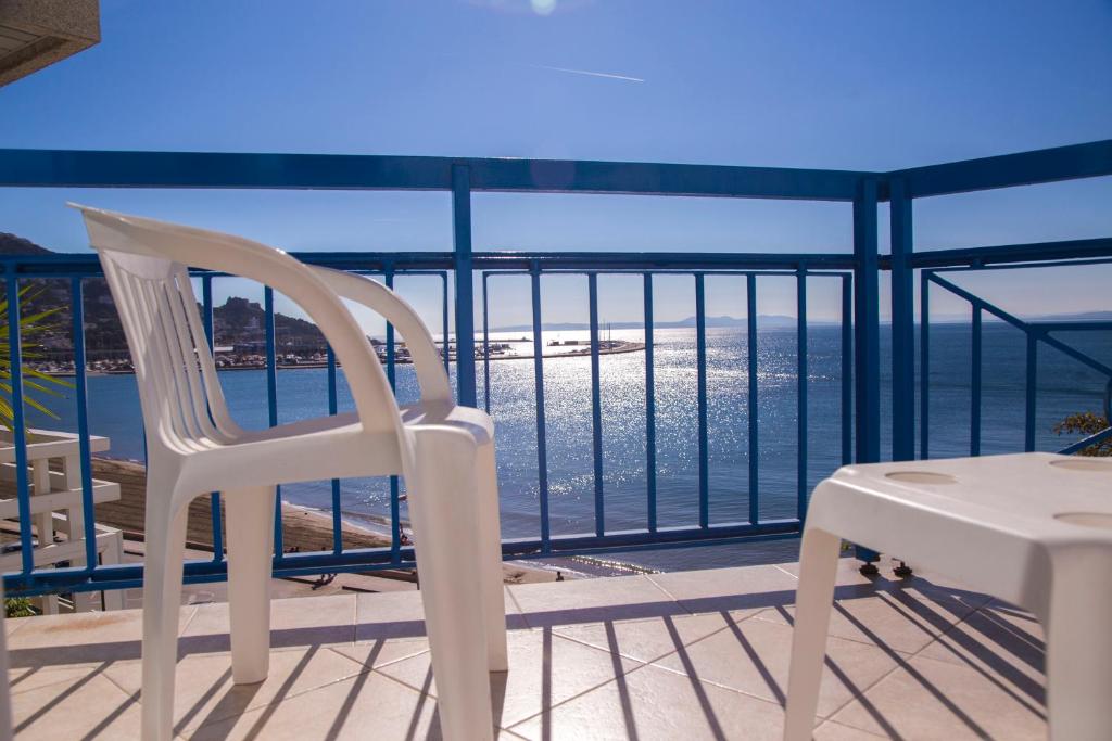 hotel ramblamar vistas al mar primera línea de playa roses cataluña