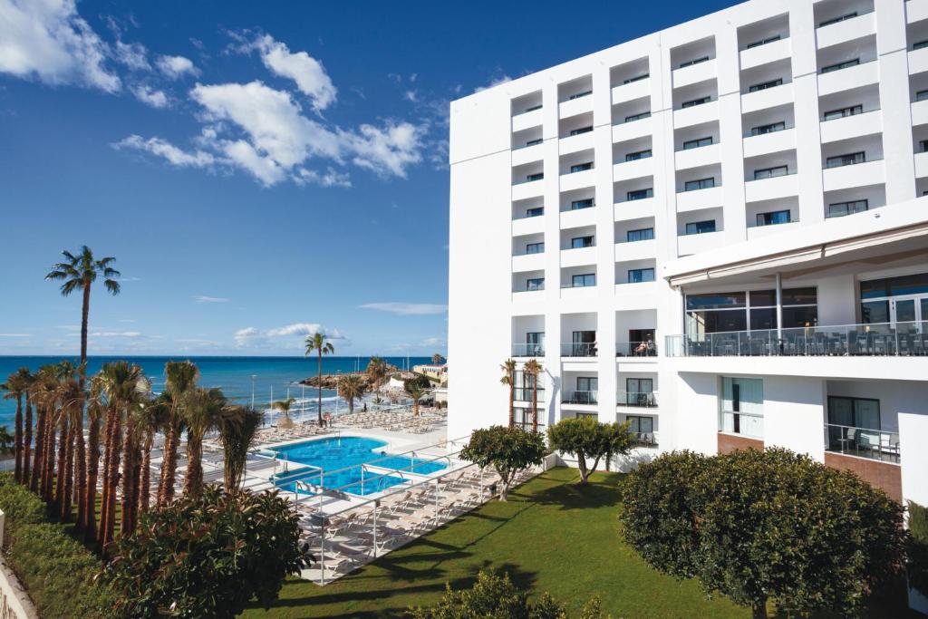 hotel riu monica adults only primera línea de playa nerja andalucía vistas al mar