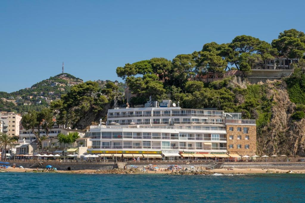 hotel rosamar maxim 4 adults only a pie de playa lloret de mar cataluña vistas al mar