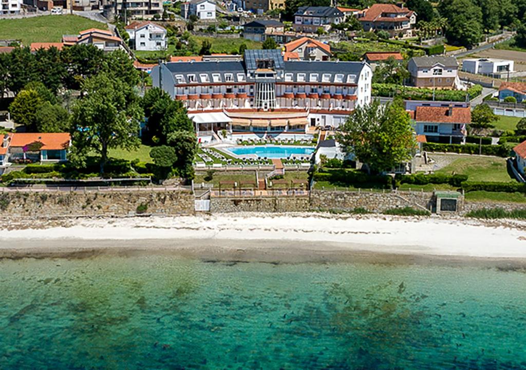 hotel spa nanin playa sanxenxo primera línea de playa vistas al mar
