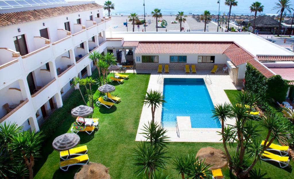 hotel tarik primera línea de playa torremolinos andalucía vistas al mar