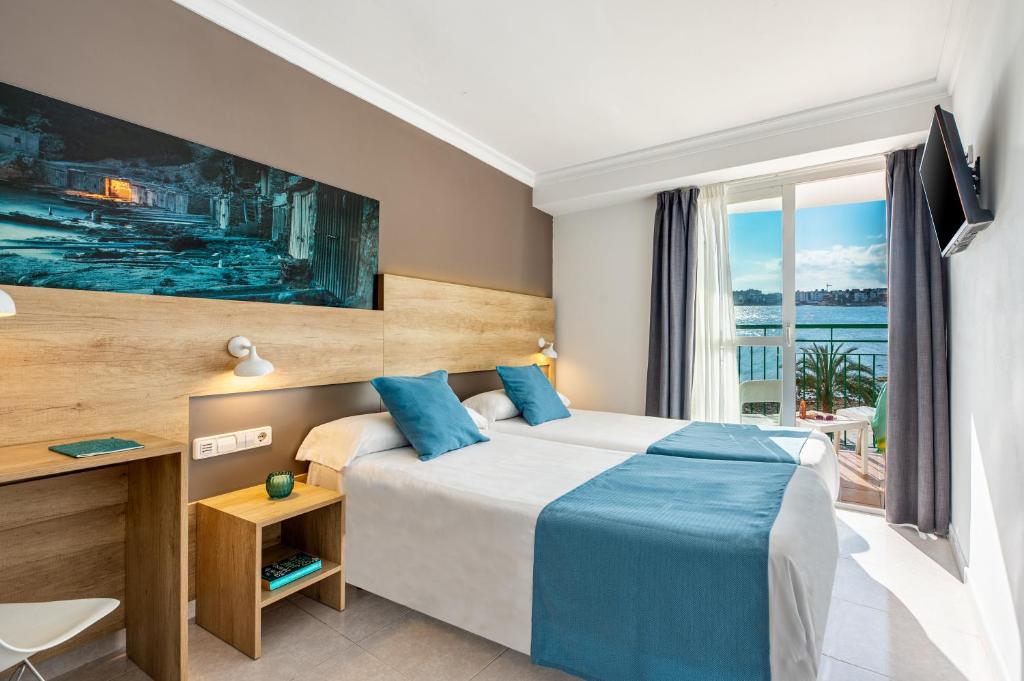 hotel vibra maritimo primera línea de playa ibiza islas al mar