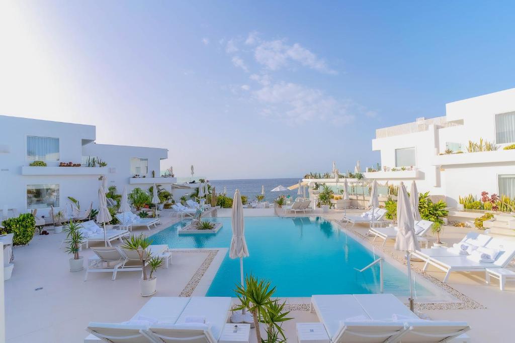 lanis suites de luxe adults only vistas al mar hotel puerto del carmen lanzarote primera línea de playa