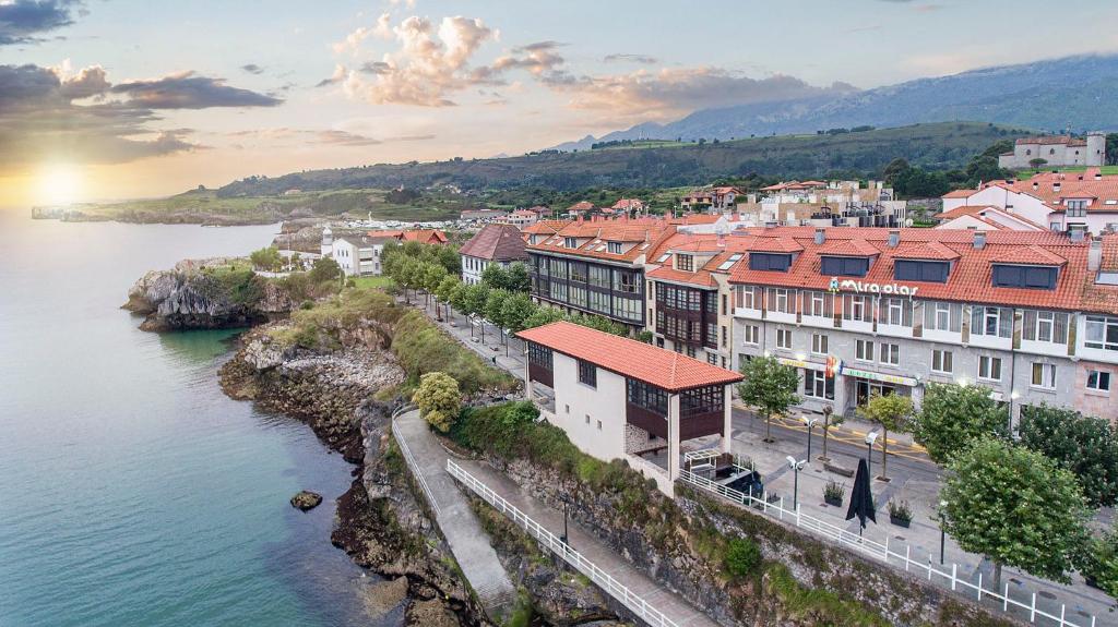 miraolas vistas al mar hotel primera línea de playa llanes asturias