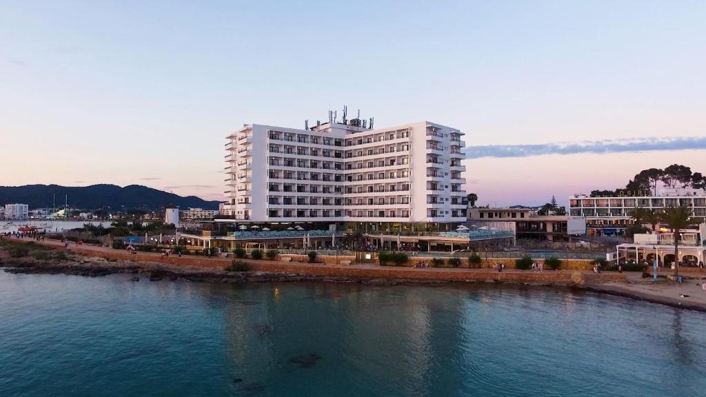 nyx hotel ibiza by leonardo hotels adults only bahía de san antonio ibiza playa
