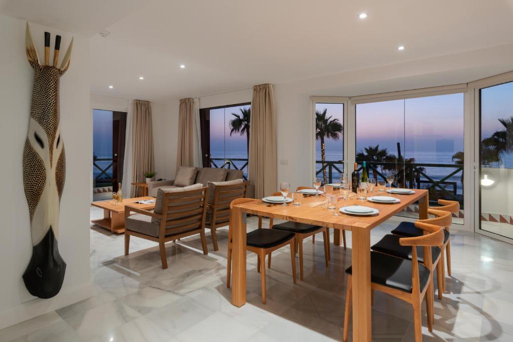 ocean suites by upper luxury housing parque santiago vistas al mar apartahotel playa de las américas tenerife primera línea de playa