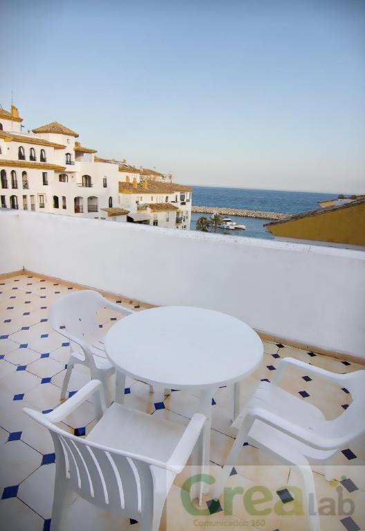 park plaza suites apartamentos apartahotel a pie de playa marbella andalucía vistas al mar