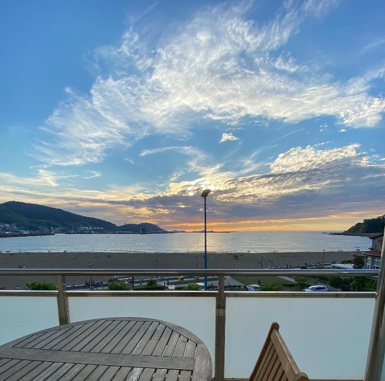 petit palace tamarises vistas al mar hotel primera línea de playa getxo país vasco