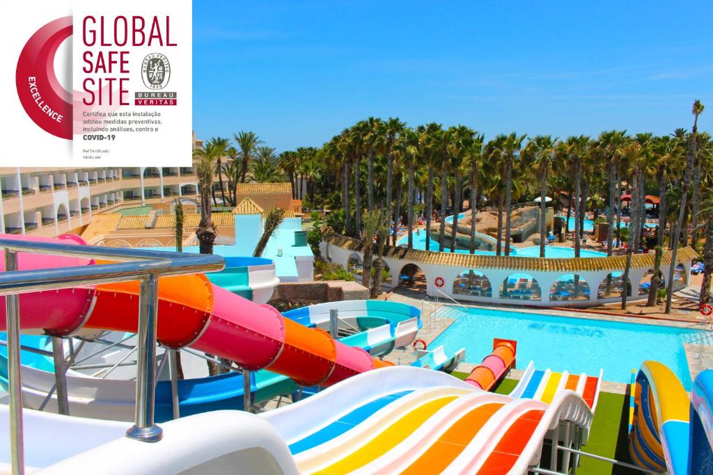 playasol aquapark spa hotel primera línea de playa roquetas de mar andalucía vistas al mar
