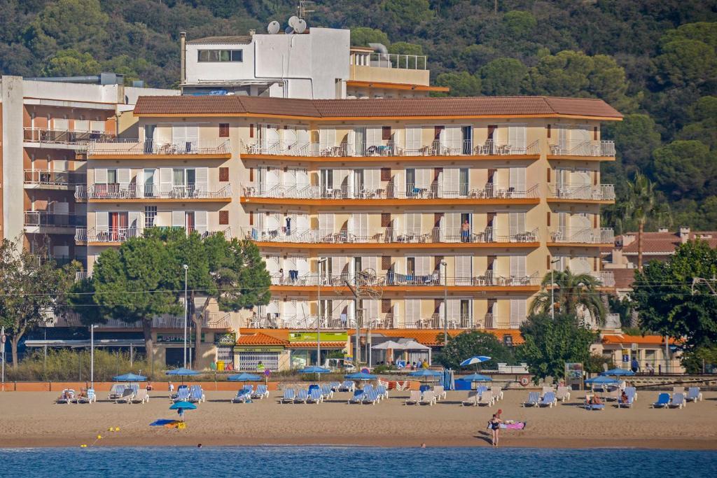 rosa nautica vistas al mar hotel primera línea de playa malgrat de mar cataluña