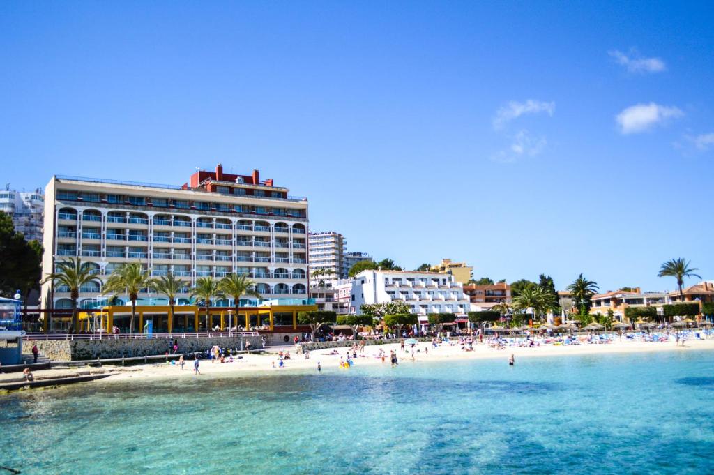 seramar hotel comodoro playa vistas al mar palmanova primera línea de playa mallorca